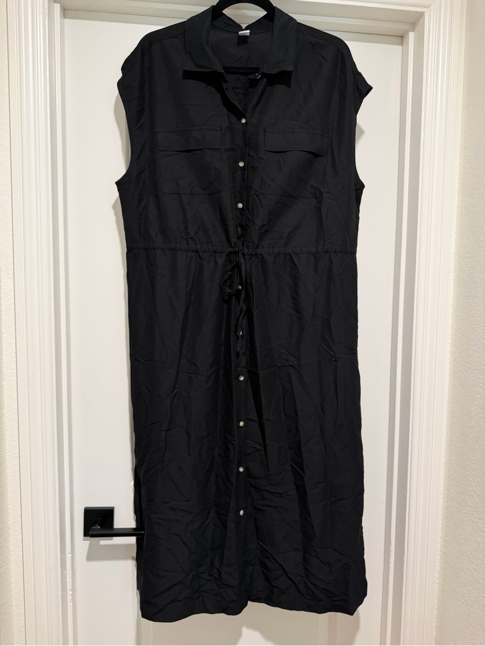 Size Large - Old Navy Black Sleeveless Button-Front Midi Shirt Dress